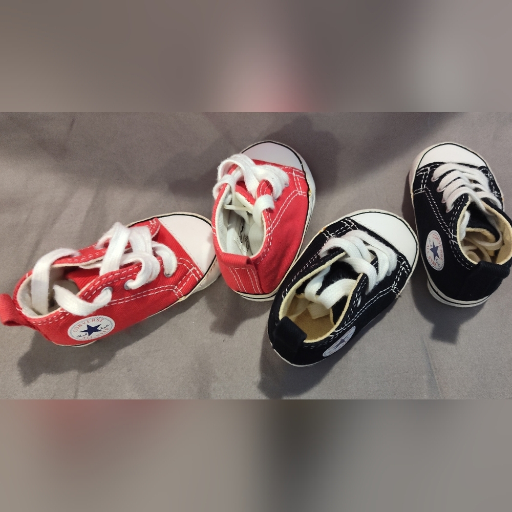 NEW!! Converse Little Sneakers Sz 1 (Super Cute,)